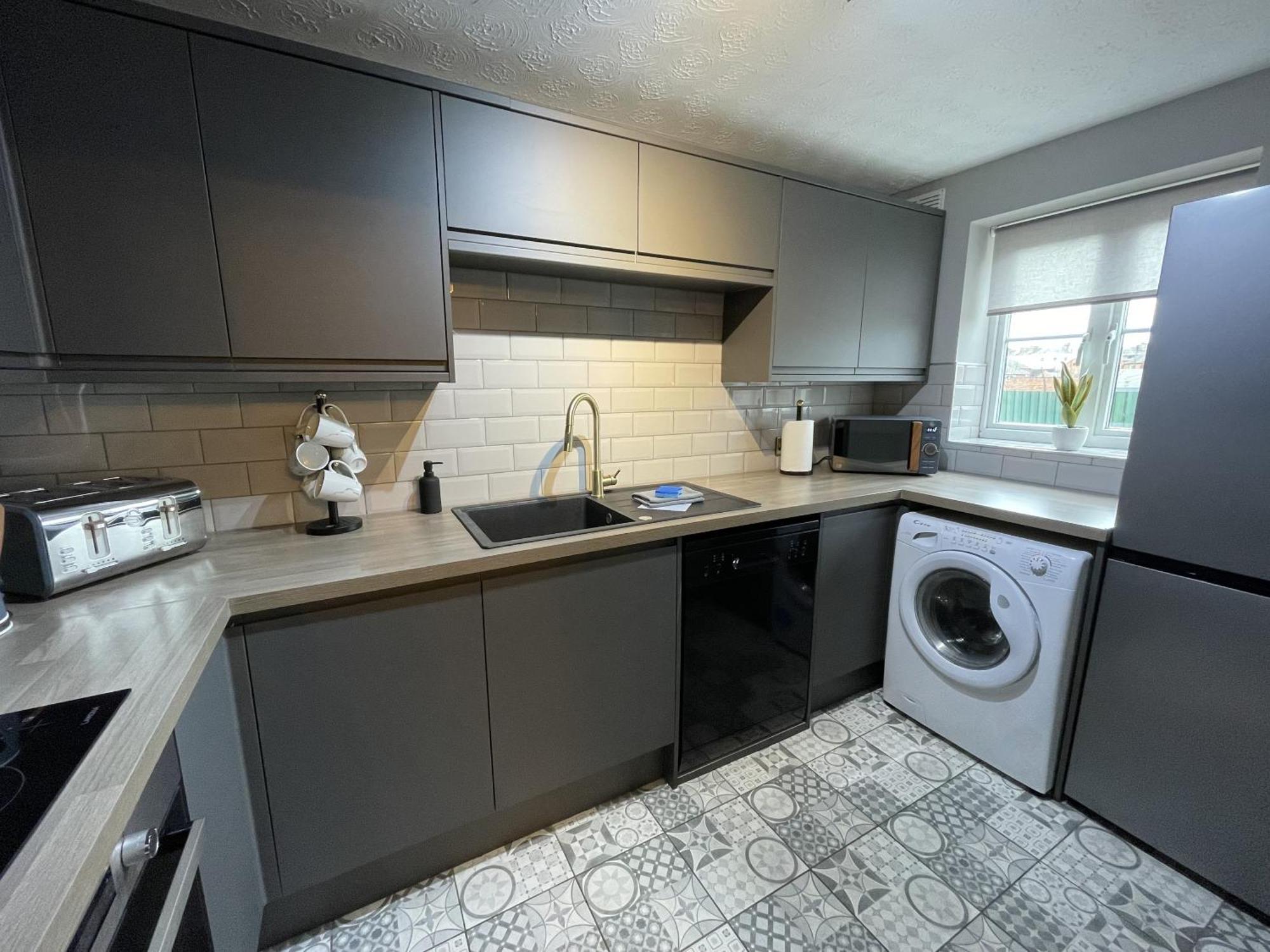 No24 - 2-Bed Boutique Apartment - Hosted By Hutch Lifestyle Royal Royal Leamington Spa Exterior foto
