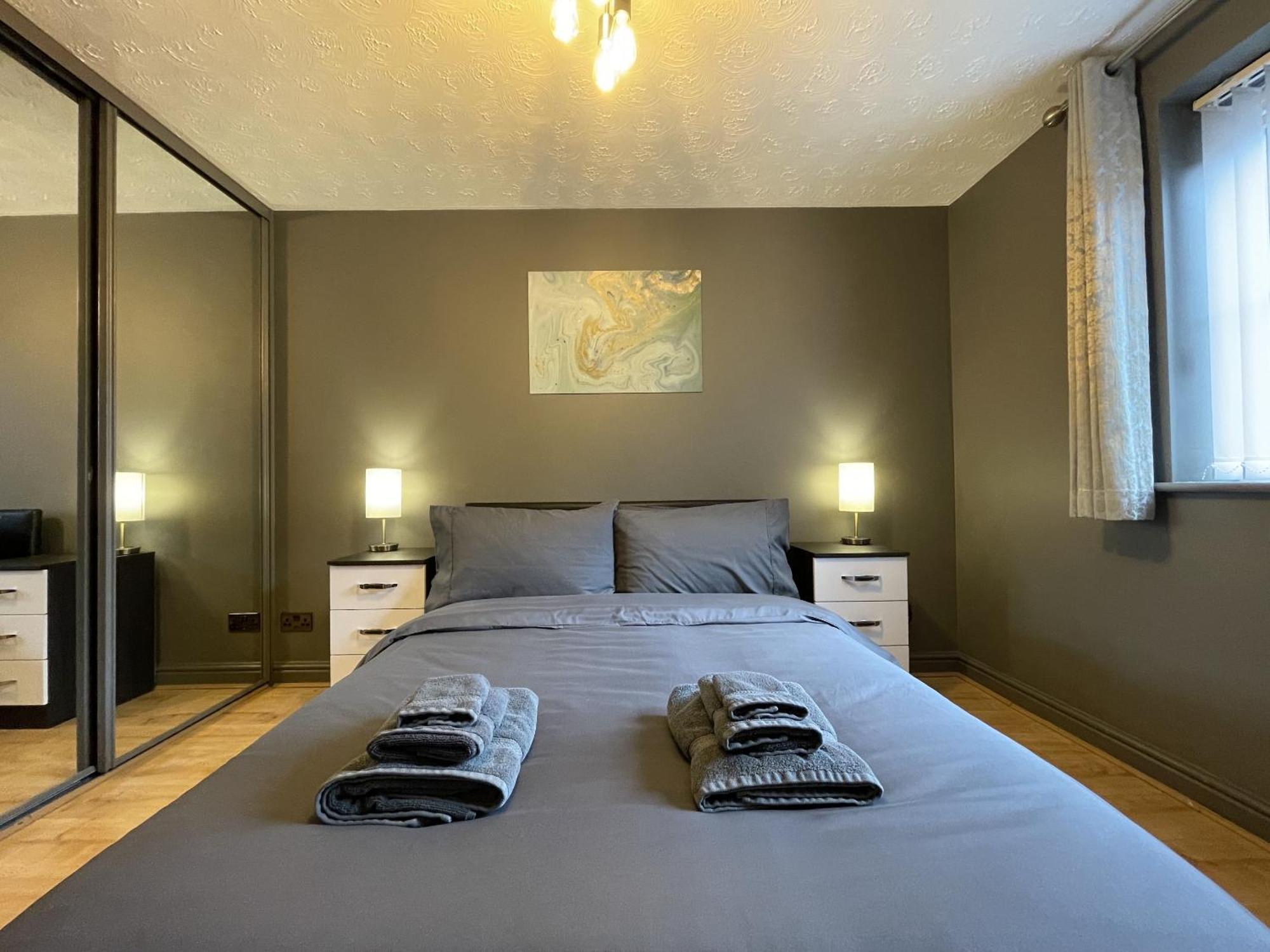No24 - 2-Bed Boutique Apartment - Hosted By Hutch Lifestyle Royal Royal Leamington Spa Exterior foto