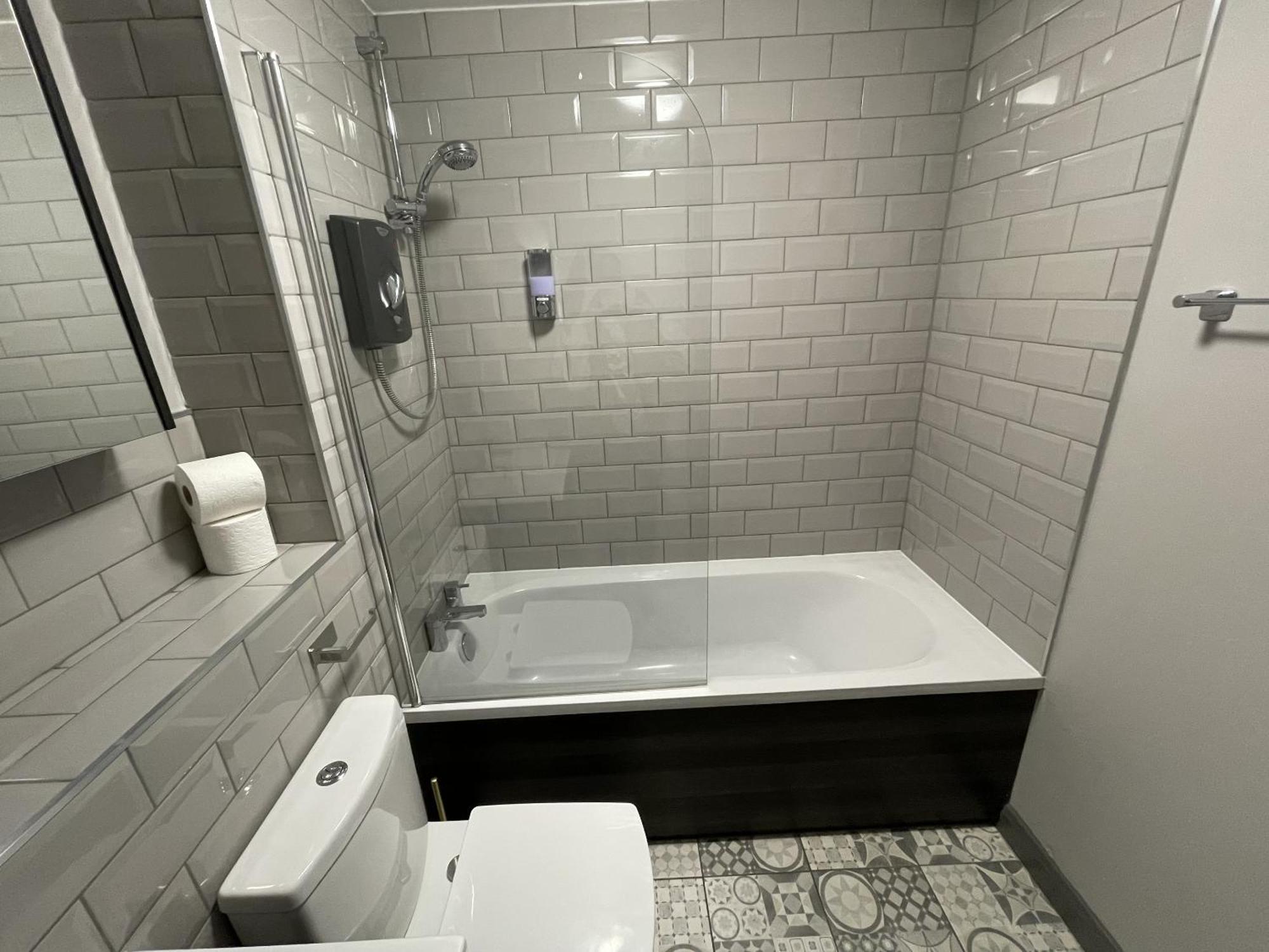 No24 - 2-Bed Boutique Apartment - Hosted By Hutch Lifestyle Royal Royal Leamington Spa Exterior foto
